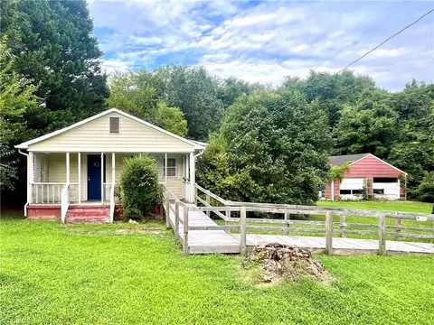 128 2nd St, Haw River, NC 27258