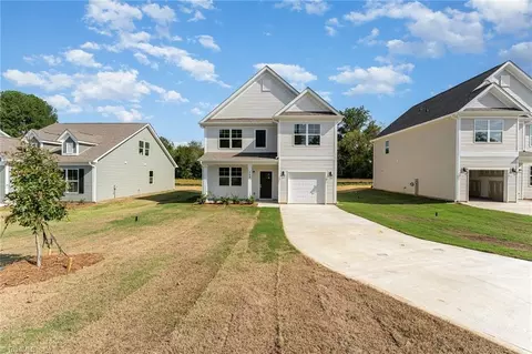 724 Brown St, Lexington, NC 27292