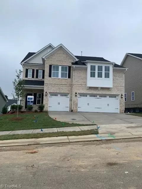 7264 Huntgate Dr, Kernersville, NC 27284