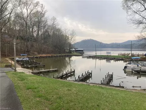 217 Pinecrest Cir, Troy, NC 27371 photo 1