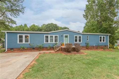 1002 Wildflower Ln, Salisbury, NC 28147