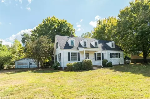 2136 Courtney Huntsville Rd, Yadkinville, NC 27055