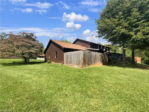 Exterior - 477 James Ct, High Point, NC 27265 photo 3 of 4