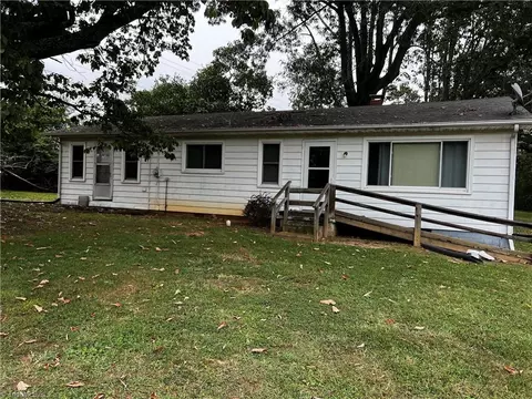 2724 Union Cross Church Rd, Yadkinville, NC 27055