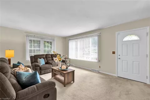 3813 Rolling Rd, High Point, NC 27265 photo 6