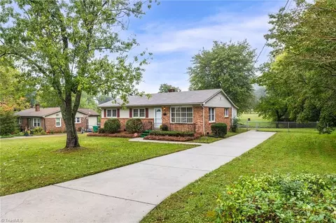 3813 Rolling Rd, High Point, NC 27265 photo 3