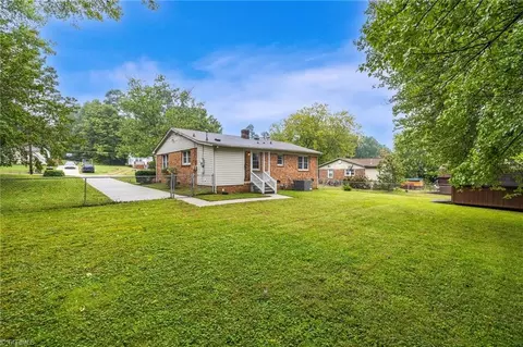 3813 Rolling Rd, High Point, NC 27265 photo 28