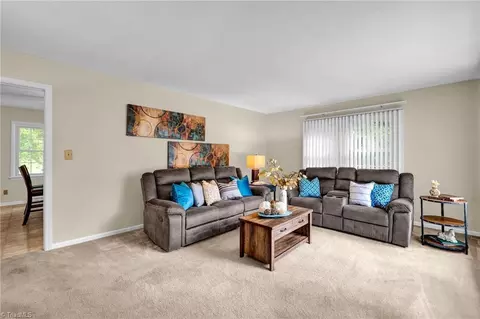 3813 Rolling Rd, High Point, NC 27265 photo 5
