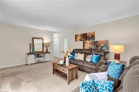 3813 Rolling Rd, High Point, NC 27265 photo 8