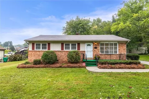 3813 Rolling Rd, High Point, NC 27265