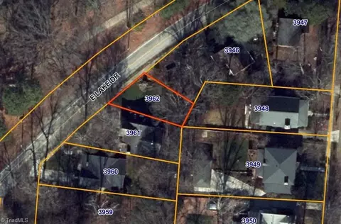 706 Lake Dr E, Greensboro, NC 27401