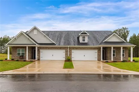 303 Creekside Ter, Clemmons, NC 27012