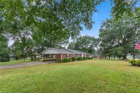 506 Archergate Rd, Browns Summit, NC 27214 photo 2