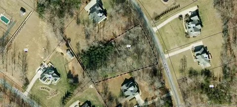 317 Glenrobin Dr, Eden, NC 27288