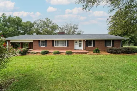 115 Coram Ave, Boonville, NC 27011