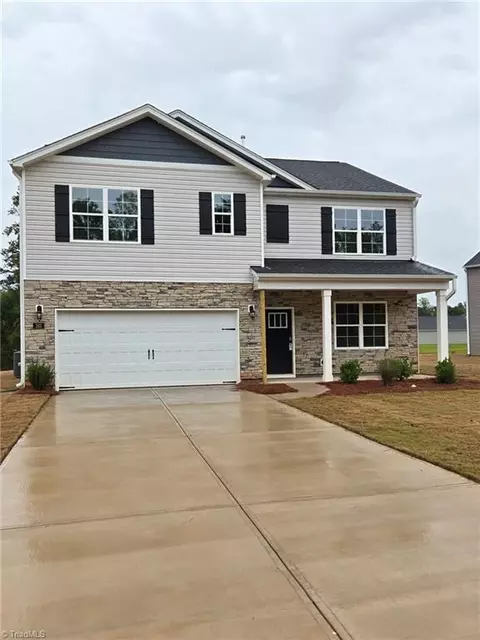 165 Sugarberry Dr #21, Stokesdale, NC 27357