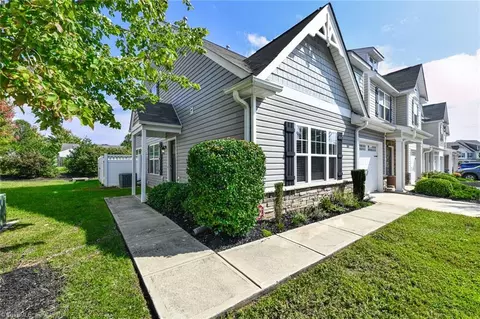 110 Tilleys Grove Dr, Kernersville, NC 27284