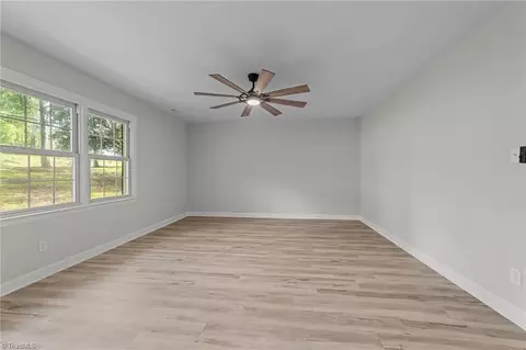 519 Shadybrook Rd, High Point, NC 27265 photo 7