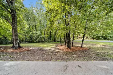 519 Shadybrook Rd, High Point, NC 27265 photo 39