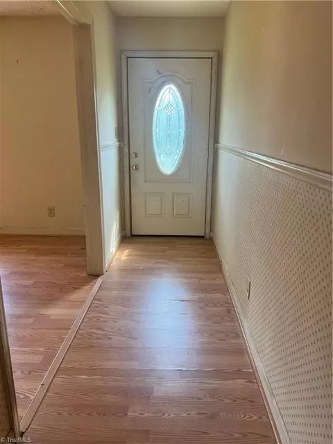 Entry Way - 5590 Merle Dr, Trinity, NC 27370 photo 1 of 2