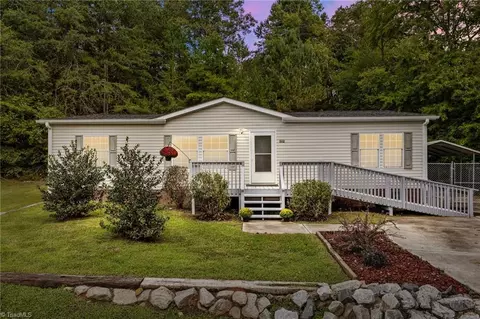 502 Booker T Womble Rd, Randleman, NC 27317