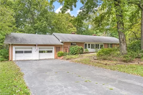 213 Crescent Rd, Winston Salem, NC 27105
