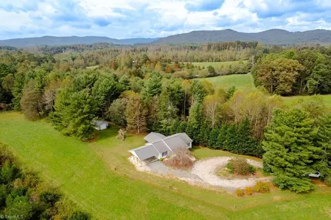 280 Red Top Rd, Ferguson, NC 28624