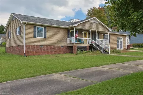 5278 Finch Farm Rd, Trinity, NC 27370