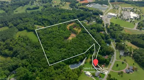730 Mountain View Rd, King, NC 27021