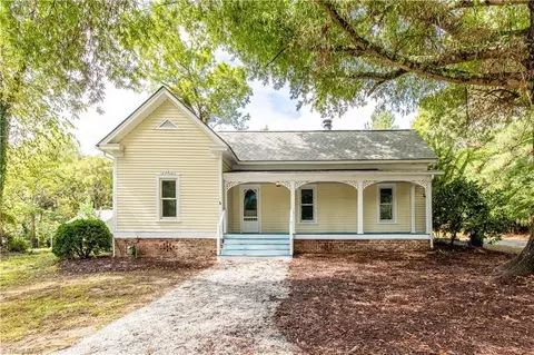 506 Oakdale Rd, Jamestown, NC 27282
