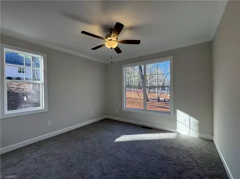498 Longleaf Dr, West End, NC 27376 photo 14