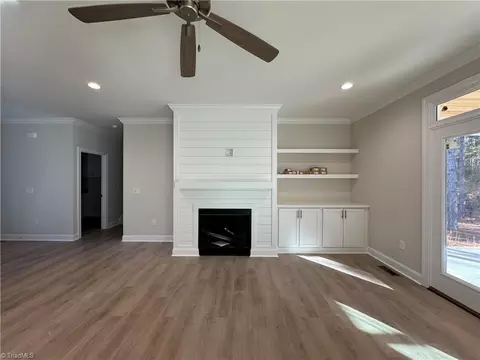 498 Longleaf Dr, West End, NC 27376 photo 4