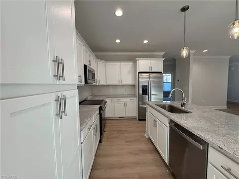 498 Longleaf Dr, West End, NC 27376 photo 7