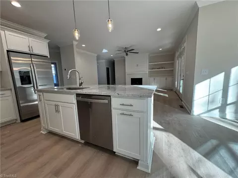 498 Longleaf Dr, West End, NC 27376 photo 8