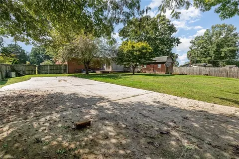 Exterior - 2207 Stadium Dr E, Eden, NC 27288 photo 3 of 4