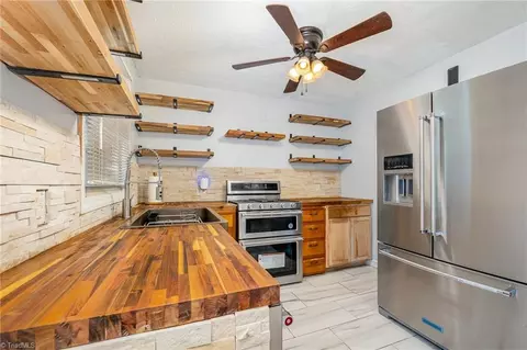 Kitchen - 2207 Stadium Dr E, Eden, NC 27288 photo 3 of 4
