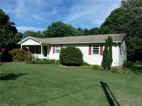 4029 Evergreen Dr, Trinity, NC 27370