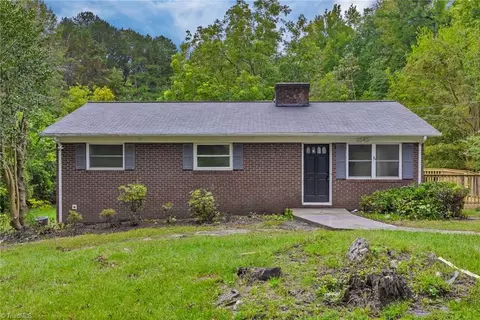 3293 Staleys Farm Rd, Asheboro, NC 27205