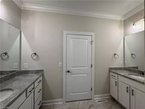 504 Longleaf Dr, West End, NC 27376 photo 5