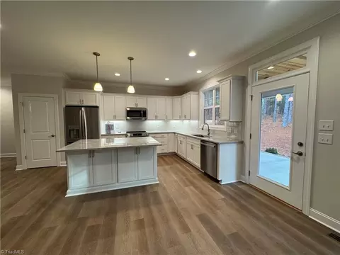 504 Longleaf Dr, West End, NC 27376 photo 19