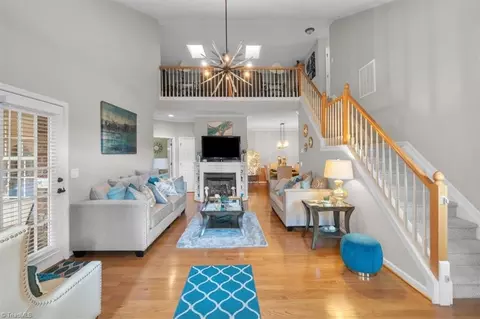 816 Jarman Dr, Jamestown, NC 27282