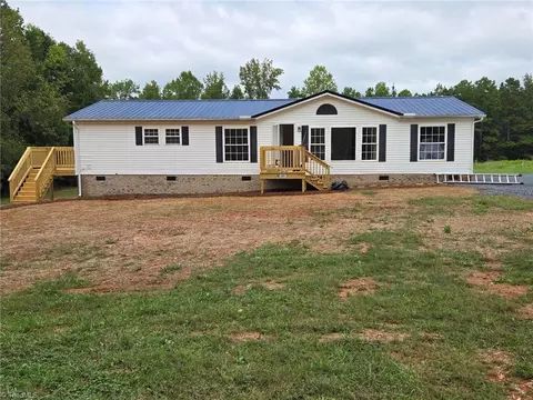 300 Robbins Ln, Lexington, NC 27292
