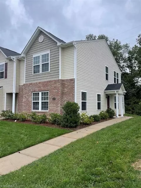 429 Sandybrooke Dr, High Point, NC 27265