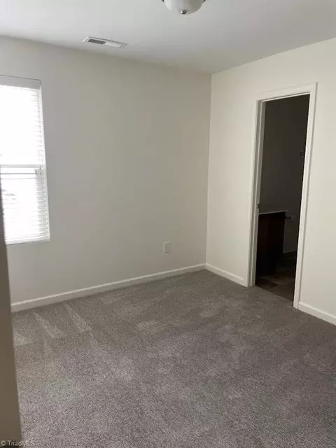 429 Sandybrooke Dr, High Point, NC 27265 photo 4