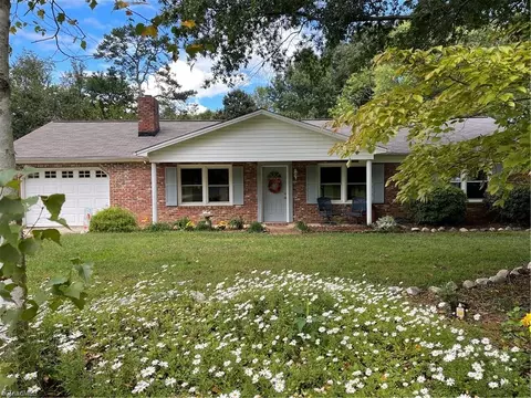 315 Southwood Dr, Kernersville, NC 27284