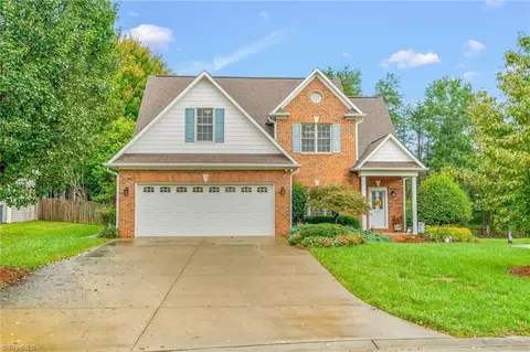 215 Valencia Cir, Winston Salem, NC 27106