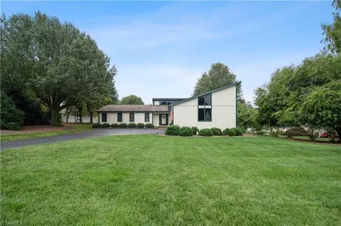 217 West St, King, NC 27021