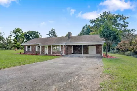 4537 Little Mountain Rd, Jonesville, NC 28642