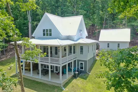 2136 Rocky Cove Ln, Denton, NC 27239