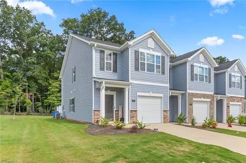 1109 Evelynnview Ln, Kernersville, NC 27284